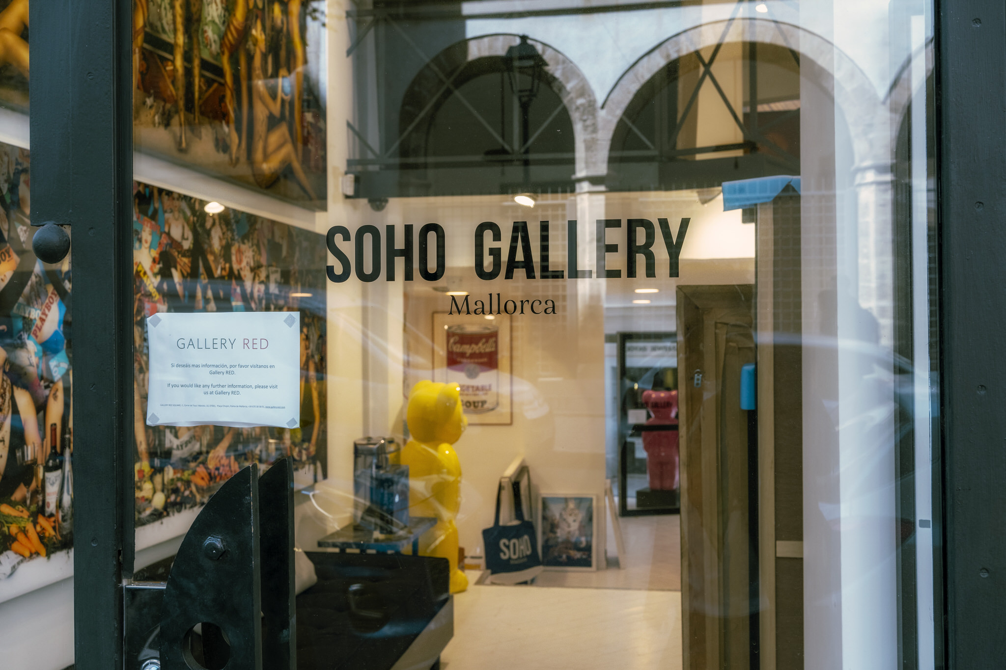 Photograph of the Soho Gallery in Fréderic Chopin Square